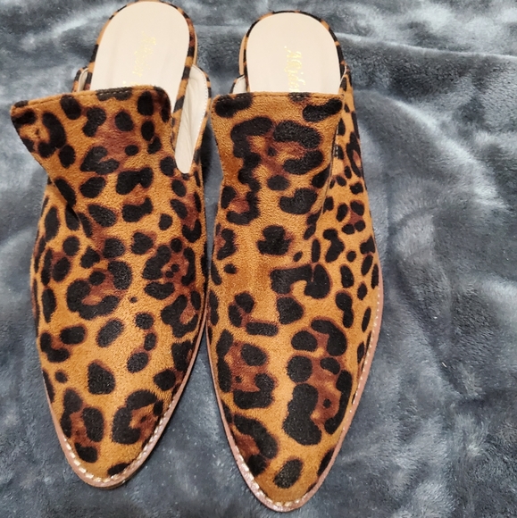 a rider girl Shoes - Leopard print mule shoes